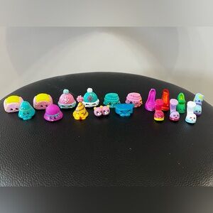 Shopkins Clothes/Accessories Bundle